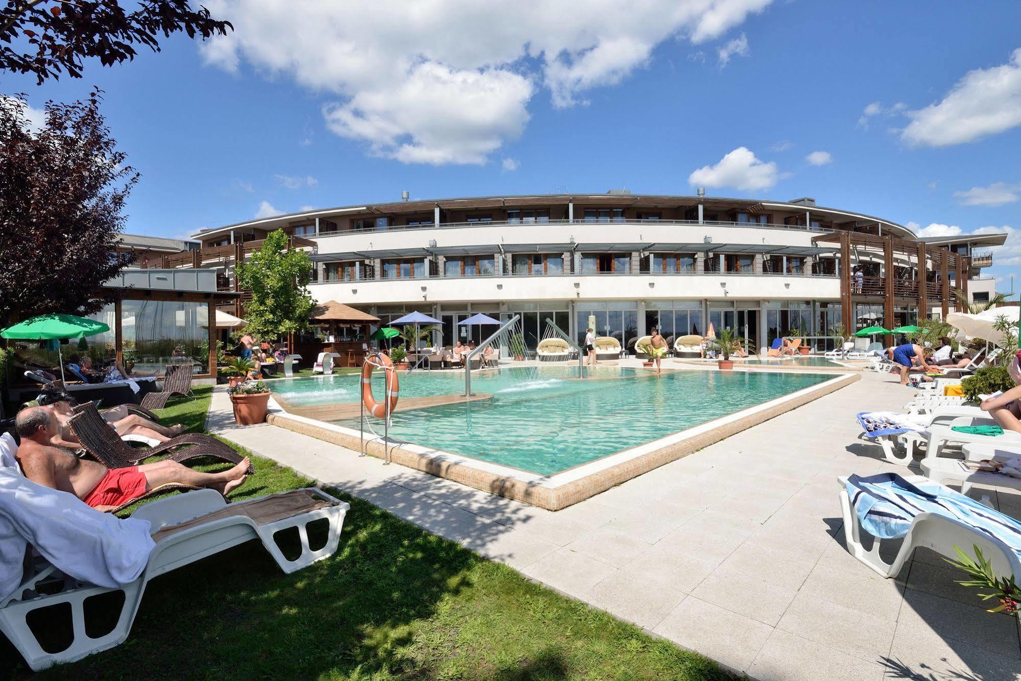 Hotel Golden Lake Resort Balatonfured Luaran gambar